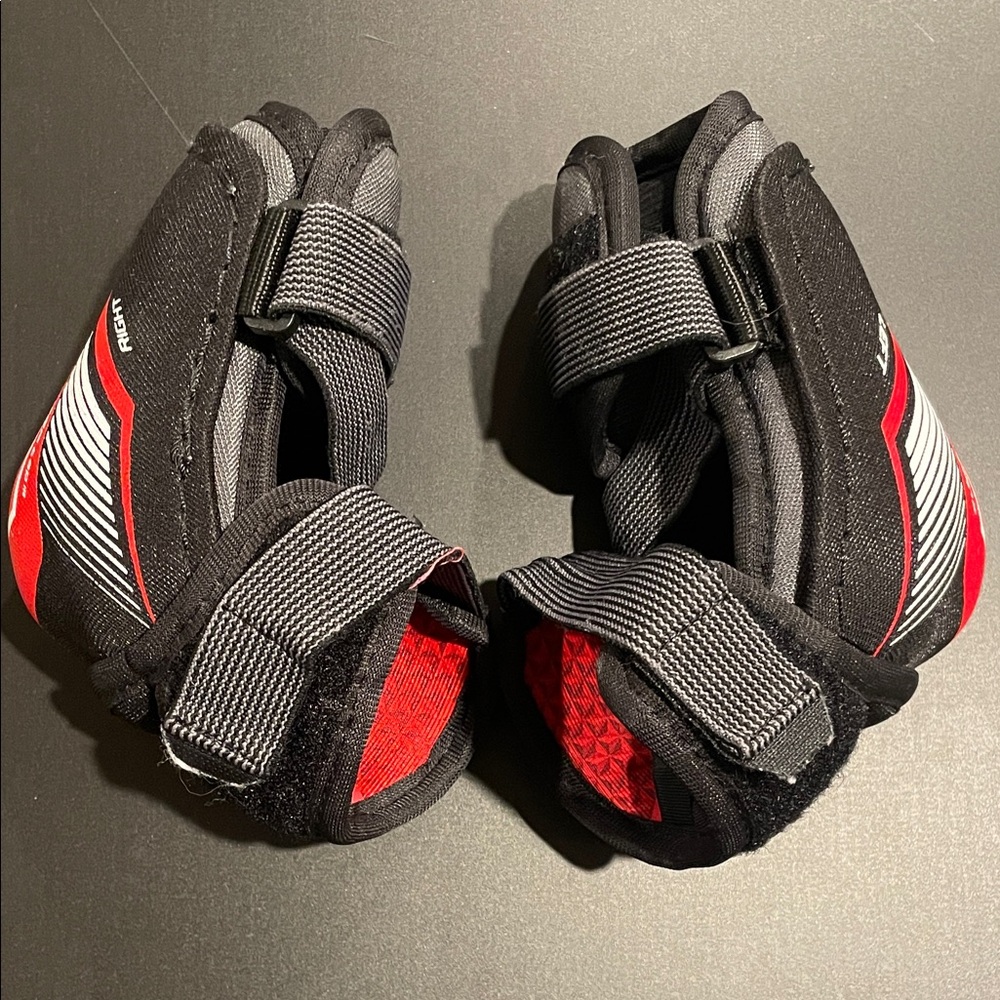 CCM Black and Red Protective Elbow Pads Size Child Large - Picture 2 of 8